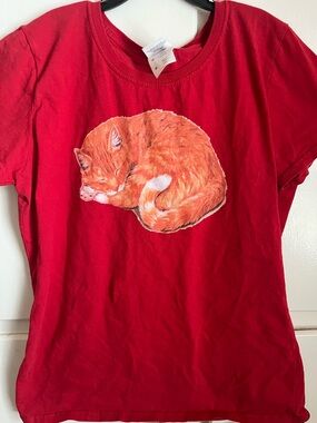 Hanes Red 100 % cotton Short-Sleeve Tee with Orange Cat Graphic